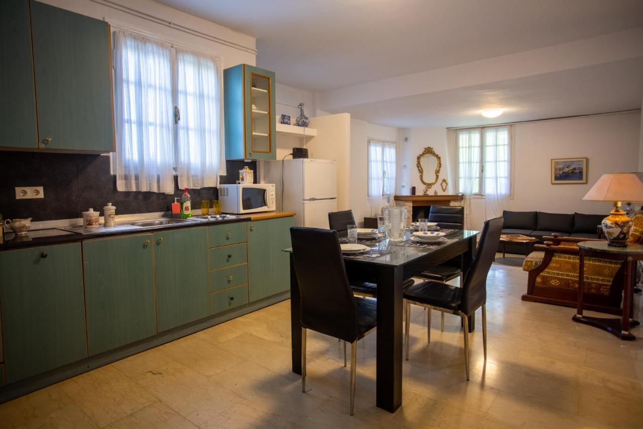 Traditional Villa Appartment With Garden, Also For Gatherings ,15 Minutes From Thessaloniki Airport Exterior photo
