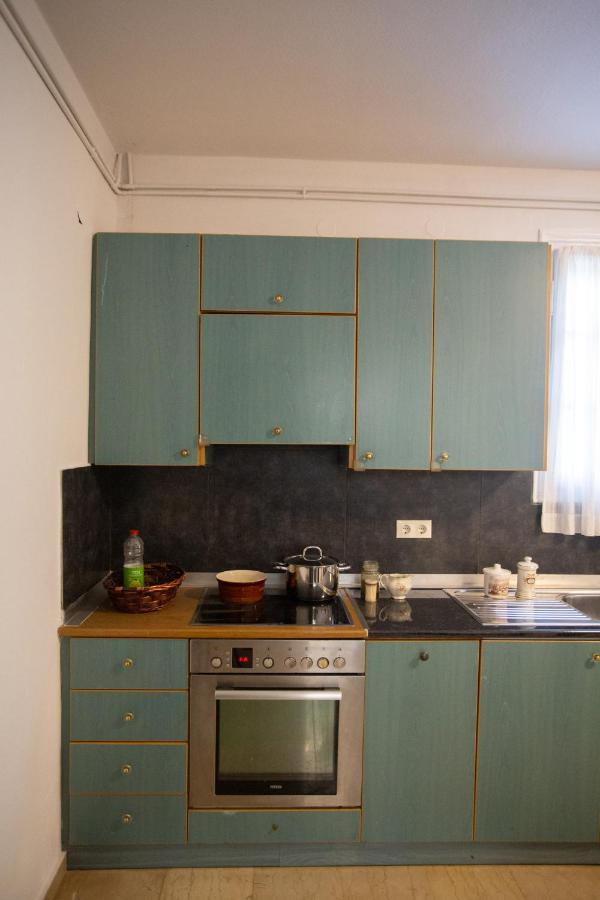 Traditional Villa Appartment With Garden, Also For Gatherings ,15 Minutes From Thessaloniki Airport Exterior photo